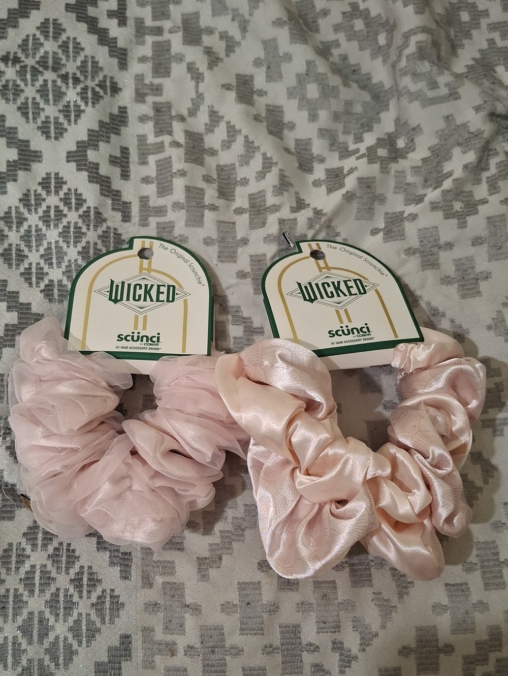 scunci Wicked Satin and Sheer Scrunchie Duo in Pale Pink
